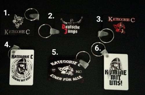Schlüsselanhänger aus MDF Totenkopf 4.